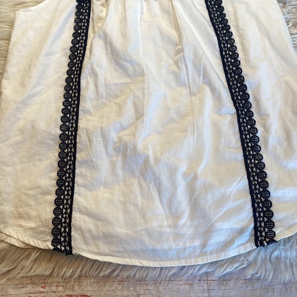 J. CREW Point Sur Eyelet Navy Crochet Trim Top sz XS - Picture 8 of 12